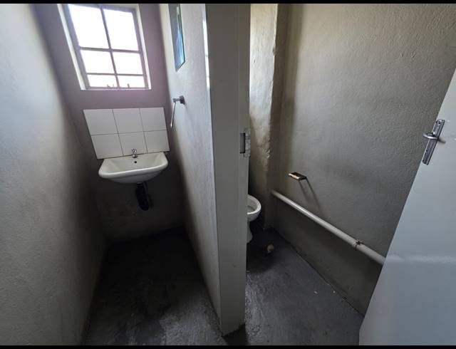 239M² WAREHOUSE TO LET IN CITY DEEP